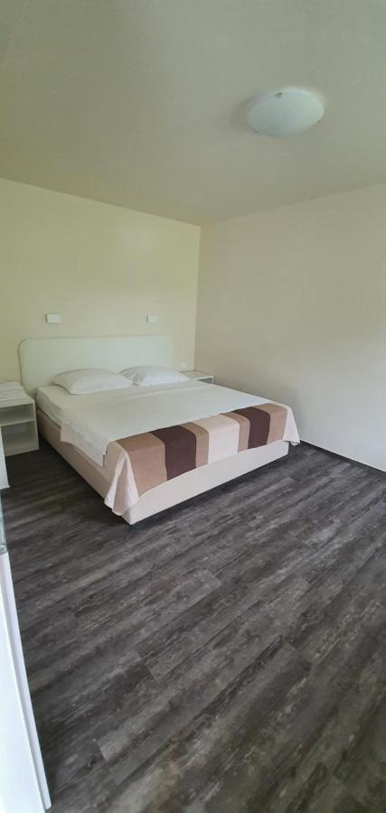 Gostilna S Prenocisci Pri Janezu Otel Zgornja Loznica Dış mekan fotoğraf